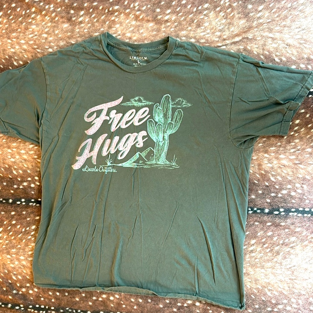 Gray Lincoln outfitters free hugs cactus shirt